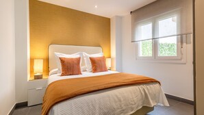 1 bedroom, iron/ironing board, WiFi (free), bed sheets - Modern 1-Bed Apartment with Private Terrace (Madrid)