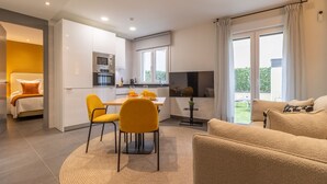 Interior - Modern 1-Bed Apartment with Private Terrace (Madrid)