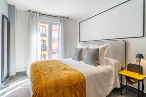 Ferros/tábuas de passar roupa, Wi-Fi, roupa de cama