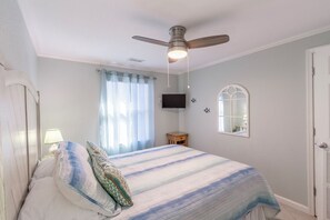 3 soverom, strykejern/-brett, internettilgang og sengetøy