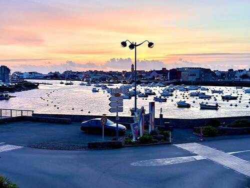 Holiday home near harbor & beach

