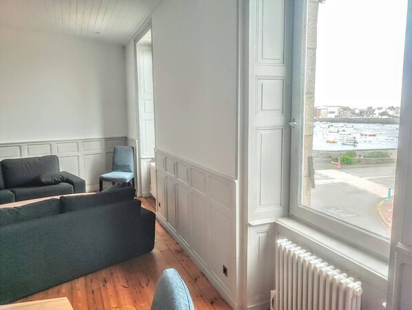 Interior - Holiday home near harbor & beach
(Treffiagat)
