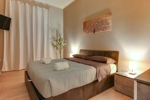 3 chambres, bureau, Wi-Fi gratuit, draps fournis