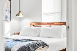 3 bedrooms, desk, iron/ironing board, travel cot