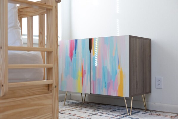 3 bedrooms, desk, iron/ironing board, travel crib - Close to all that Ozark has to offer! (Ozark)