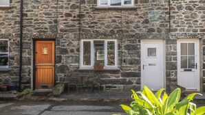 Exterior - Henllys (Harlech)
