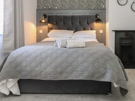 2 bedrooms, individually decorated, individually furnished, free WiFi