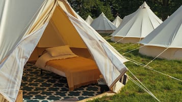 Lều Cao cấp, quang cảnh đồi núi | 1 phòng ngủ, bộ trải giường, có lối đi dành cho xe lăn