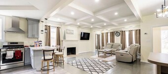 Prime Retreat-Walk to Subway,10 Min to JFK/LGA,30 Min to Manhattan+Free Parking!