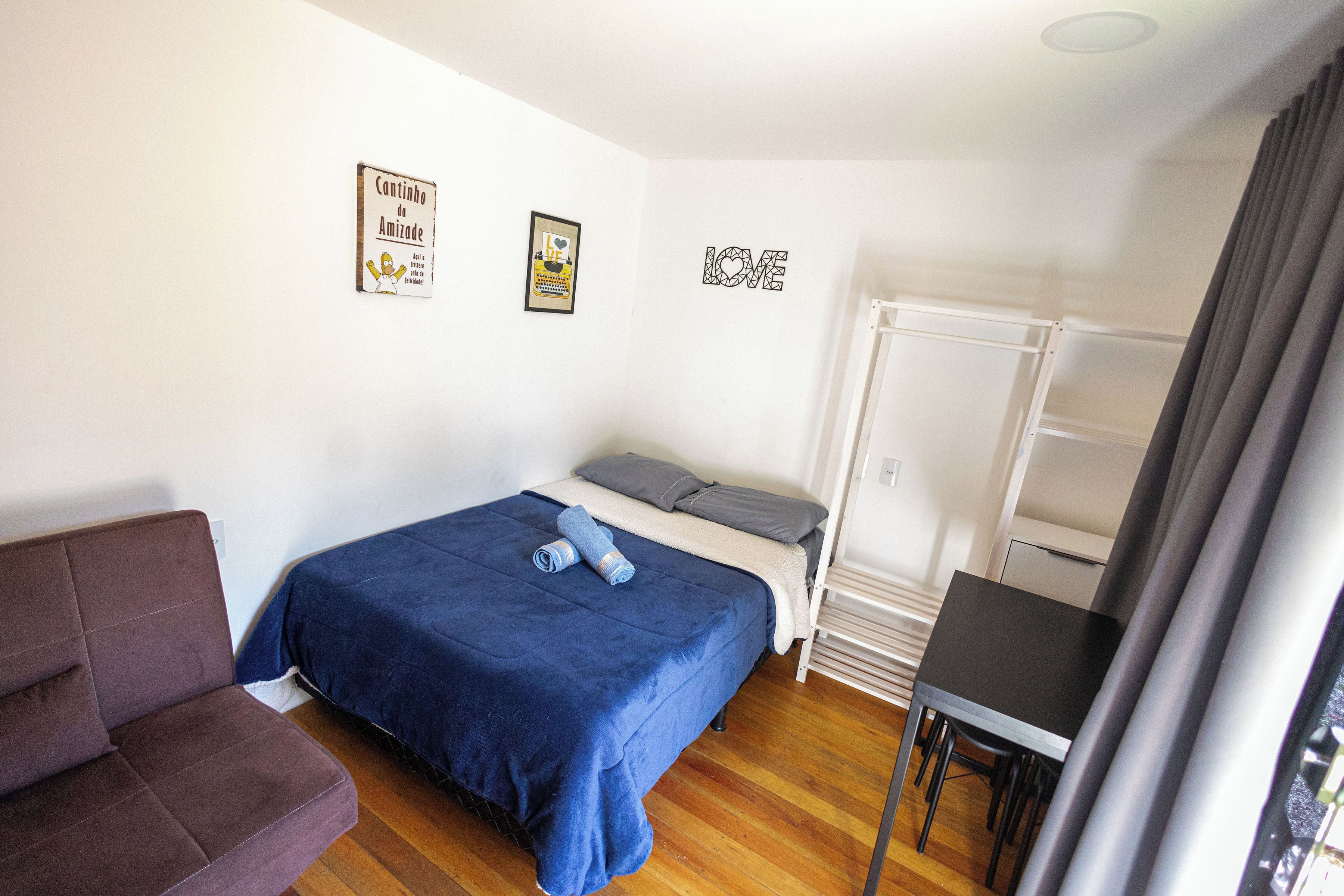 Soundproofing, free WiFi, bed sheets