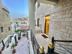 Interior - Villa Mira Guesthouse - Downtown Amman (Amman)