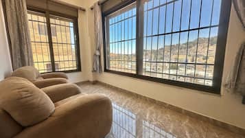 Luxury Apartment, 1 King Bed, Non Smoking, Mountain View - 15 - Apartment No. 6 | Balcony view