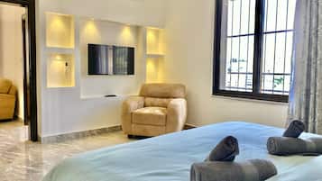 Luxury Apartment, 1 King Bed, Non Smoking, Mountain View - 15 - Apartment No. 6 | Laptop workspace, blackout drapes, soundproofing, iron/ironing board
