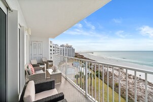 Condo, 2 Bedrooms, Beach View (715A) | Balcony