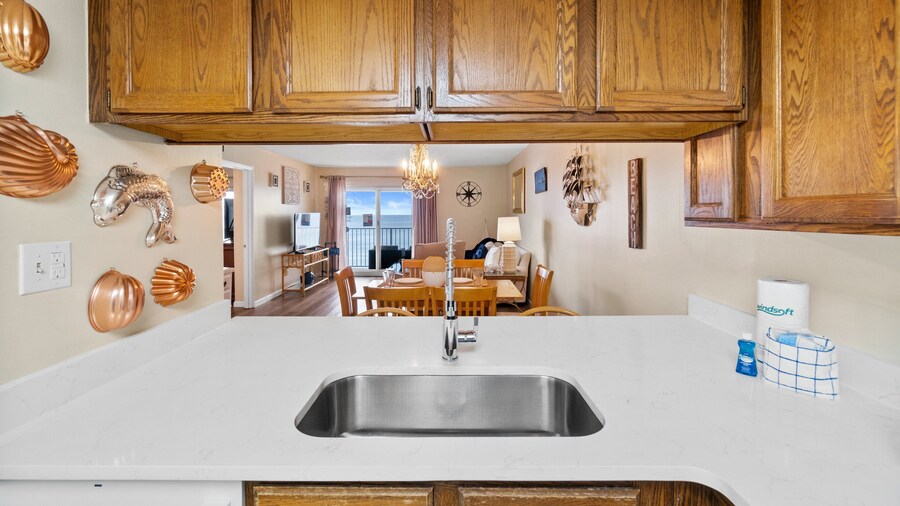 Moonspinner by Book That Condo