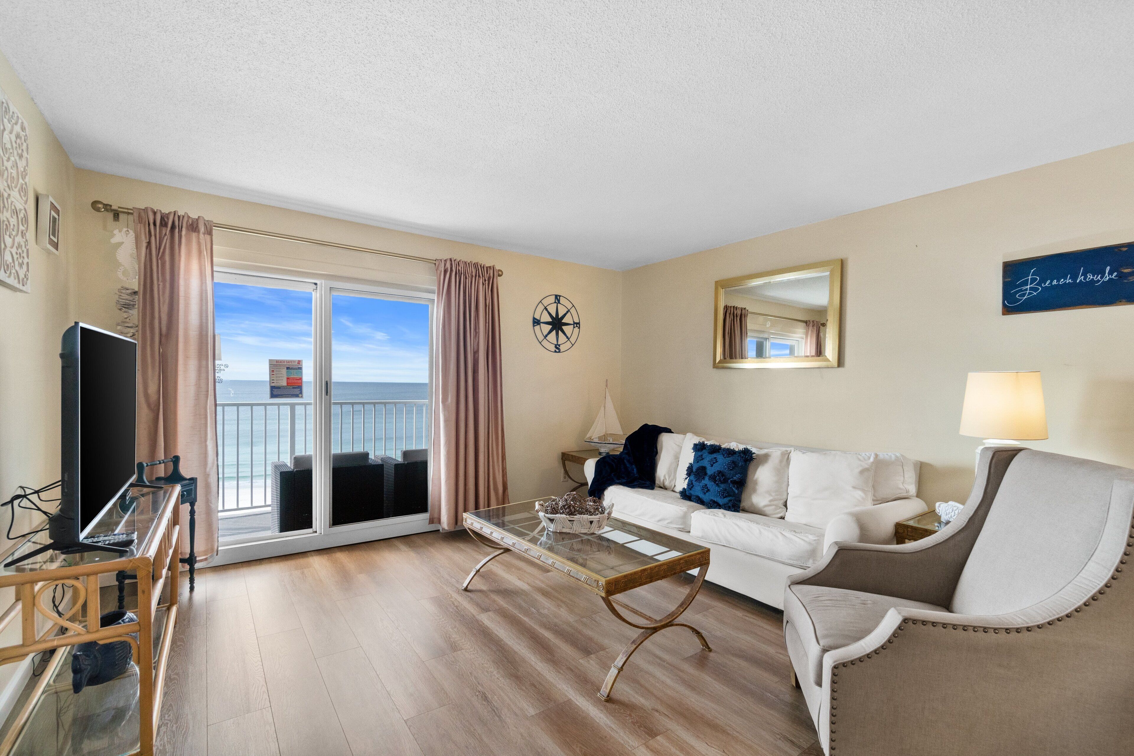 Condo, 2 Bedrooms, Beach View (715A) | Living area