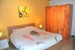 3 chambres, fer et planche à repasser, Wi-Fi gratuit