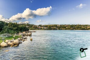 私家海滩、沙滩椅、海滩遮阳伞、沙滩毛巾