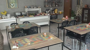 包每日自助早餐
