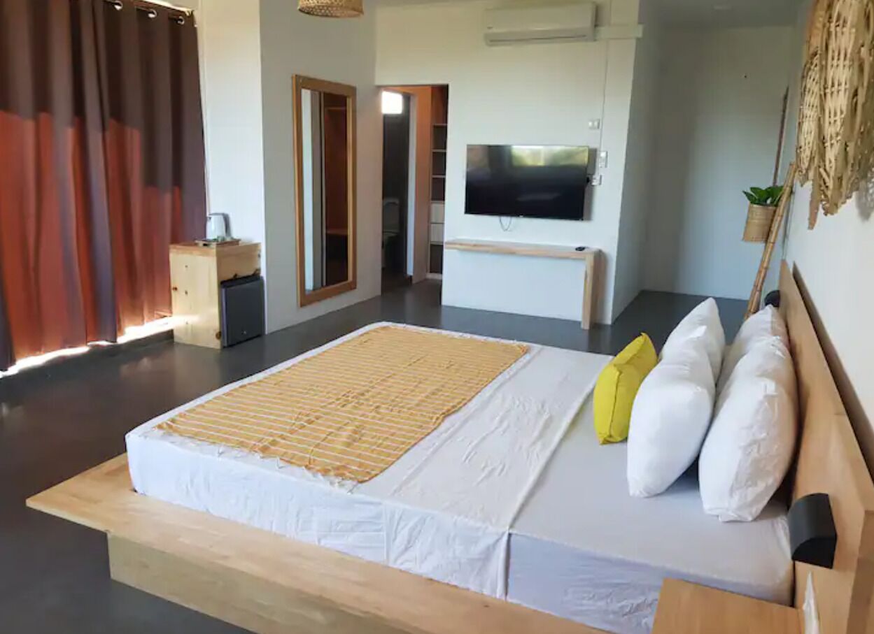 3 chambres, fer et planche à repasser, Wi-Fi, draps fournis