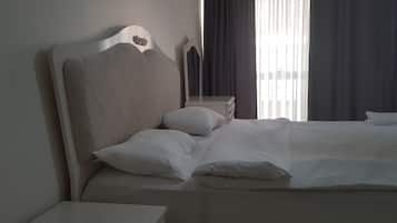 1 bedroom, Egyptian cotton sheets, premium bedding, in-room safe