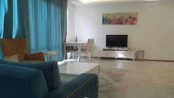 TV LED 104 polegadas com canais via satélite, dock para iPod