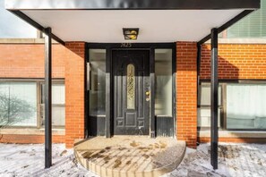 تفاصيل الفندق من الخارج