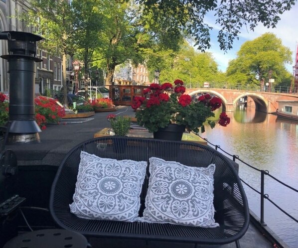 Property grounds - Romantic houseboat on superb location in canalbelt (Amsterdam)