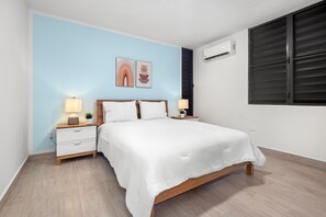11 bedrooms - Otium Rentals Casa Elena Rental for Families (San Juan)