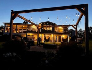 Terrace/patio - Saving Grace Waterfront Retreat
(Lower Newcastle)