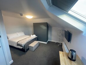 Comfort Double Room, 1 Double Bed, Non Smoking | Desk, free WiFi - Arlan House Hotel (Basingstoke)