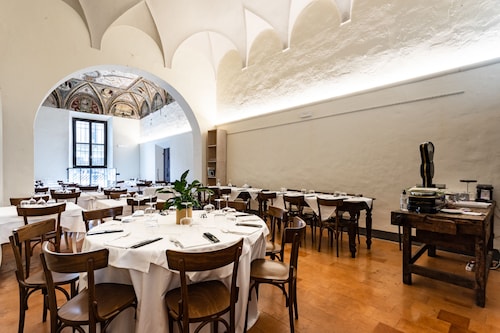 Ca' Uberti Palace Hotel , Mantegna Hotels