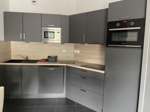 Fridge, microwave, oven, dishwasher