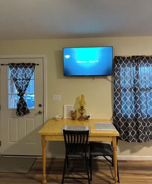 Interior - Cozy Country Cabin By Ft Wood & 1 mile Shrine club (Laquey)