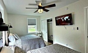 2 bedrooms, desk, iron/ironing board, free WiFi
