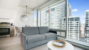 Smart TV - New Luxury Unit in Heart of MTL 908 | Metro access (Montréal)