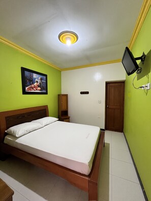 Quarto casal básico | 1 quarto, roupa de cama