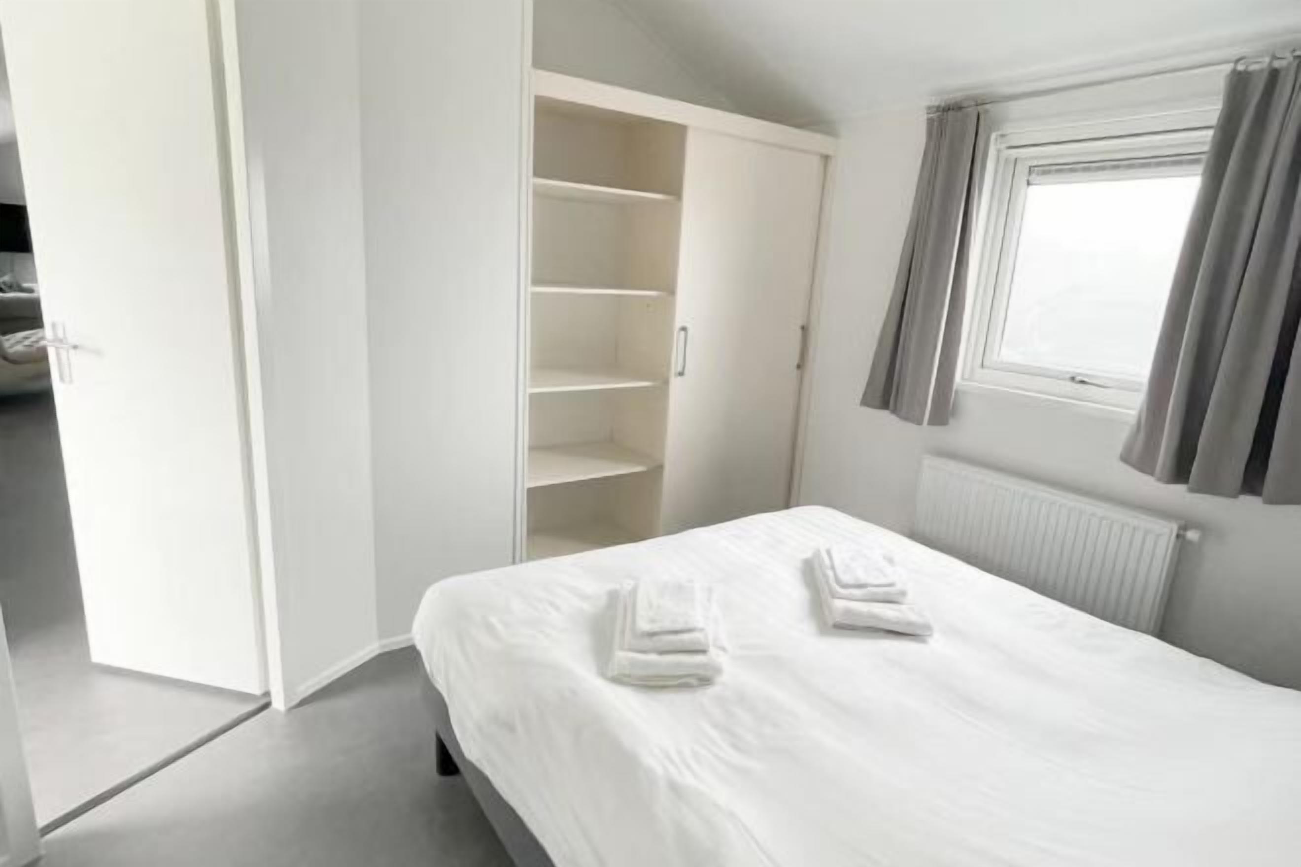 Bureau, Wi-Fi gratuit, draps fournis