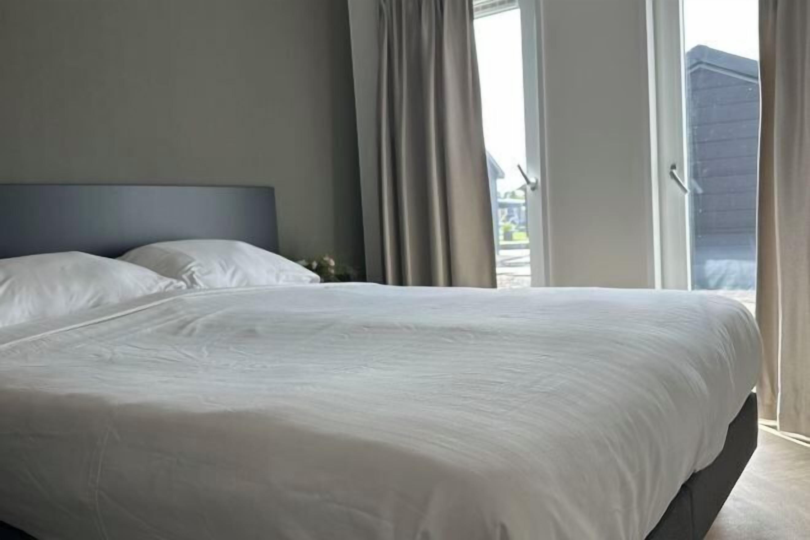 Bureau, Wi-Fi gratuit, draps fournis