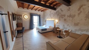 Deluxe Room (Family) | In-room safe, desk, free WiFi, bed sheets - Ca' Uberti Home Boutique , Mantegna Hotels (Mantua)