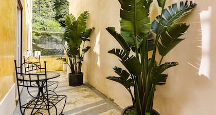 LUXa Charm House by LovelyStay