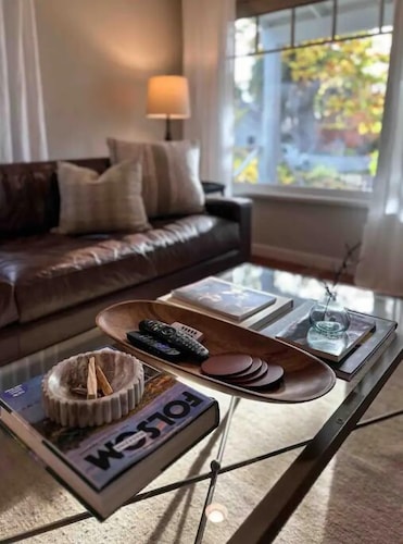 The Alley House - Historic District Garden Bungalow