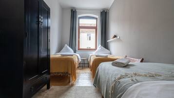 2 Schlafzimmer, Reisekinderbett, WLAN, Bettwäsche