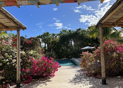 Secluded Home Surrounded by a Tropical Garden and a 5 Minute Walk to the Ocean