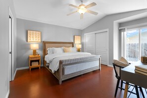 3 室のベッドルーム、セーフティボックス (室内)、アイロン / アイロン台、WiFi