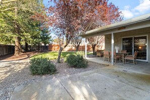 屋外ダイニングエリア