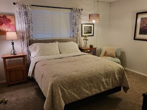 3 bedrooms, desk, iron/ironing board, WiFi