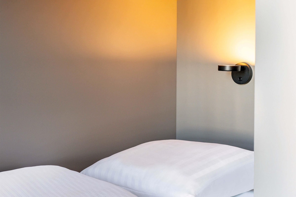 1 Schlafzimmer, Verdunkelungsvorhänge, schallisolierte Zimmer