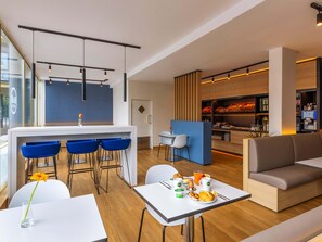 Blackout drapes, soundproofing, free WiFi - B&B HOTEL Bochum Hbf-Nord (Bochum)