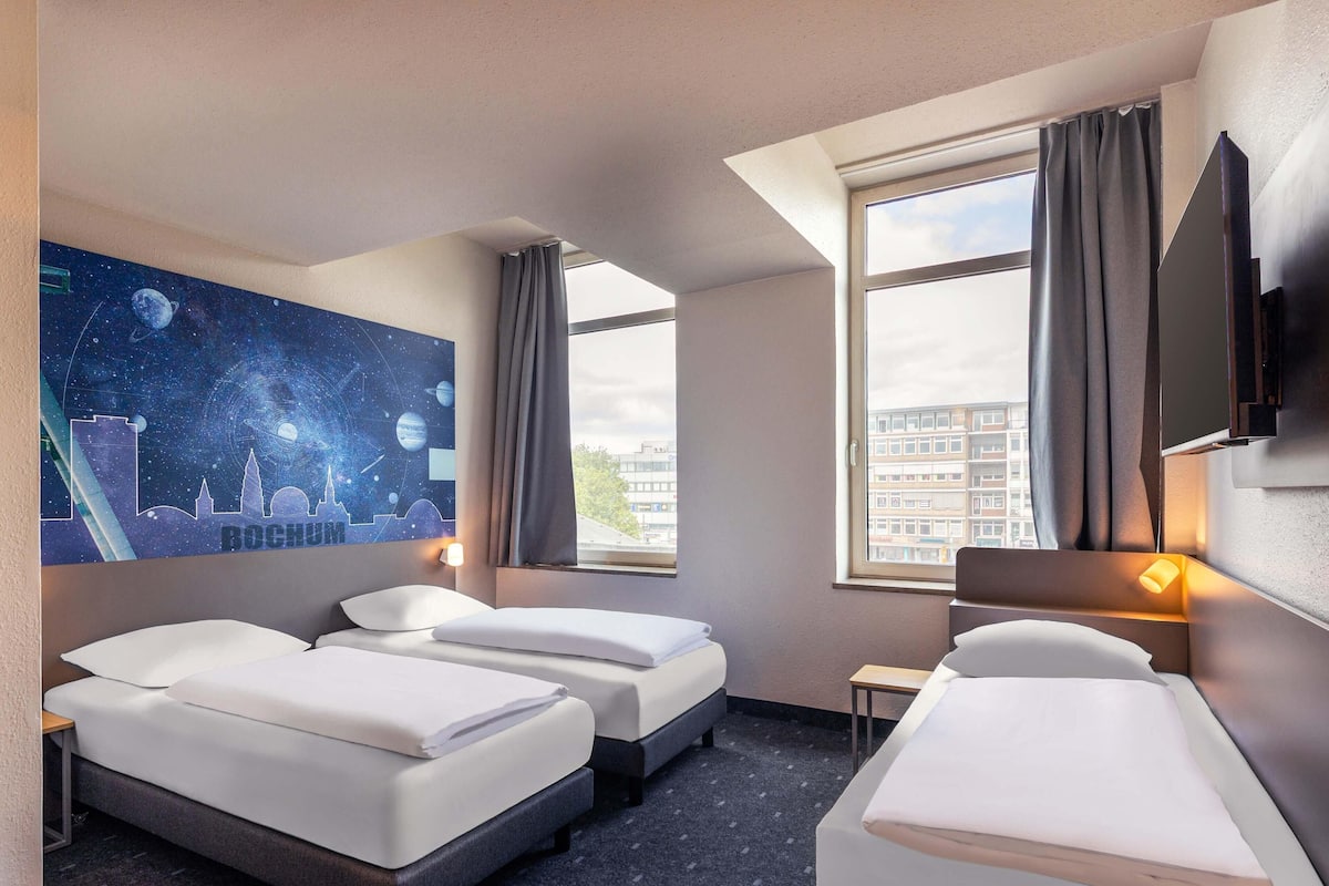 Triple Room | Blackout drapes, soundproofing, free WiFi